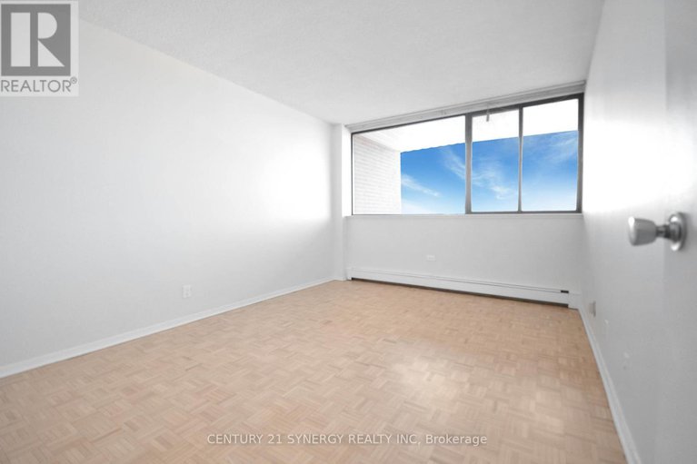 29138209/631-515-st-laurent-boulevard/viscount-alexander-park/ottawa/ontario/K1K3X5_19