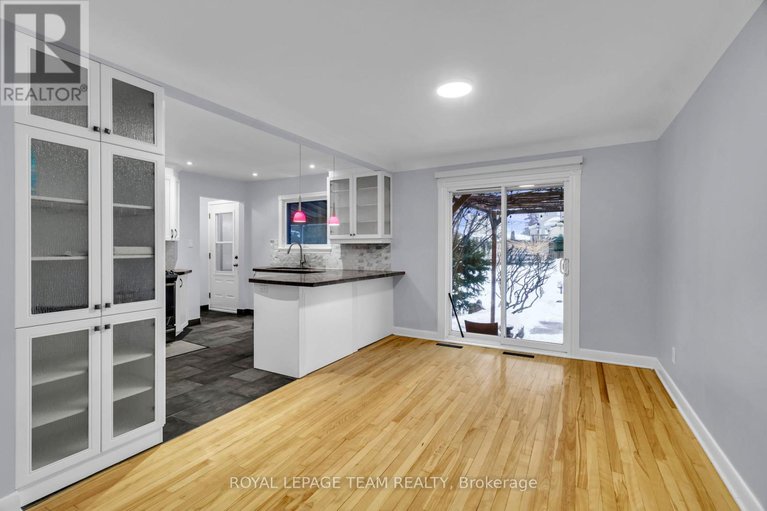 28363169/638-coronation-avenue/riverview-park/ottawa/ontario/K1G0M5_13