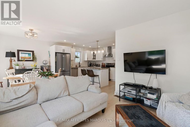 28459869/106-bishop-street-s/alexandria/north-glengarry/ontario/K0C1A0_11