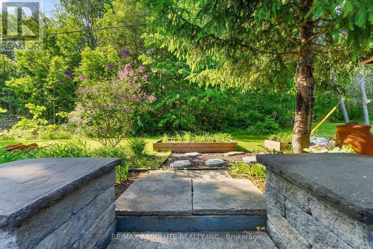 28504538/813-archibald-street/mcnabbraeside-twps/mcnabbraeside/ontario/K0A1G0_43