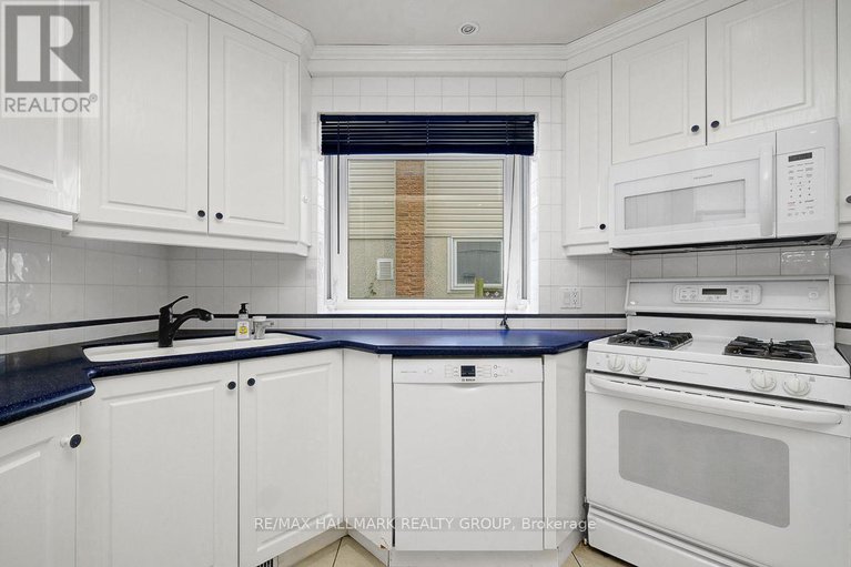 28499292/2149-hubbard-crescent/beacon-hill-north/ottawa/ontario/K1J6L3_12