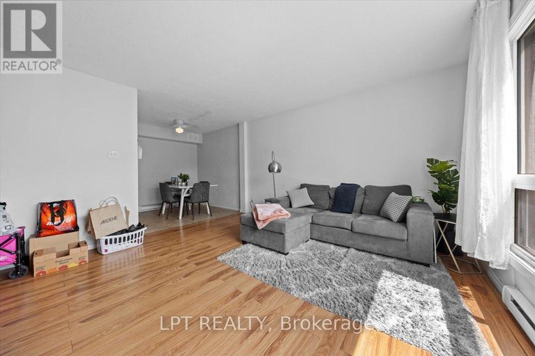 28625670/f-9f-banner-road/sheahan-estatestrend-village/ottawa/ontario/K2H8T3_15