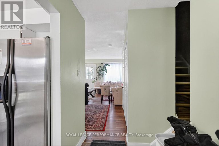 29395865/9-3064-olympic-way/blossom-parkleitrim/ottawa/ontario/K1T1Y6_4