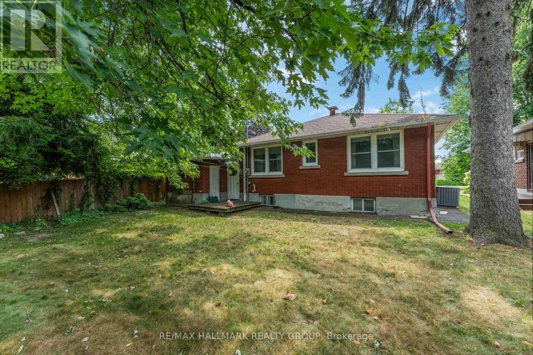 28702014/2055-neepawa-avenue/carlingwood/ottawa/ontario/K2A3L7_21