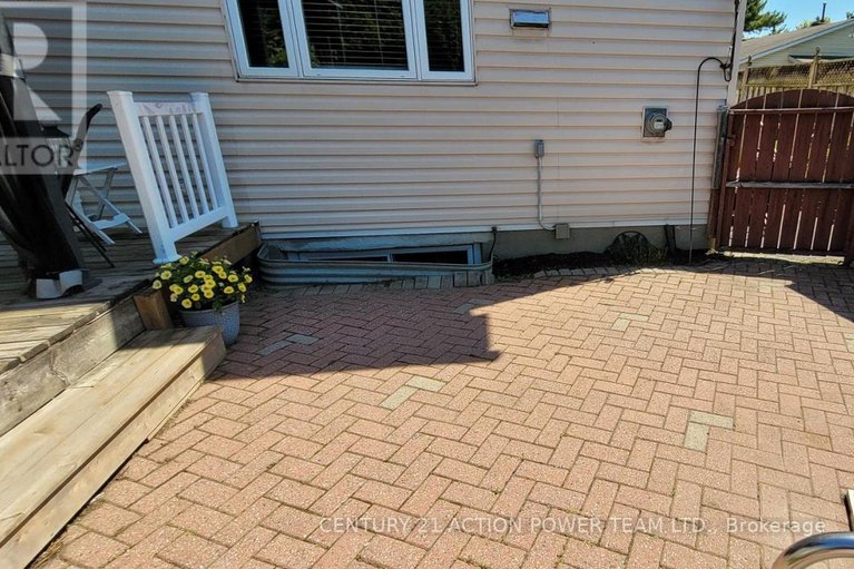 28389269/1829-cloverlawn-crescent/beacon-hill-south/ottawa/ontario/K1J6V6_38