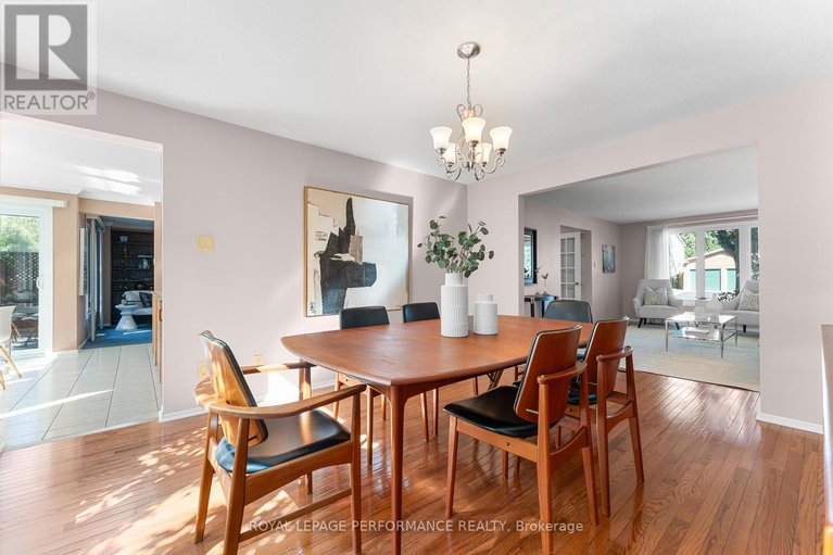 28877578/1848-thistleleaf-crescent/chapel-hill/ottawa/ontario/K1C5W7_11