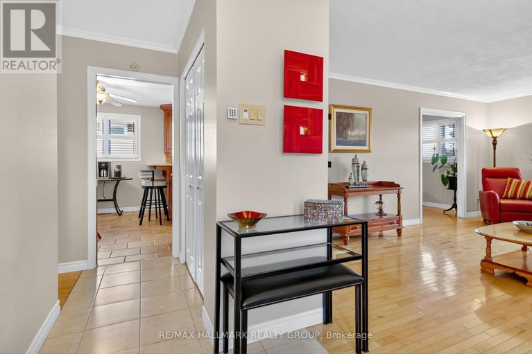 29053802/838-balsam-drive/chatelaine-village/ottawa/ontario/K1E1B7_6