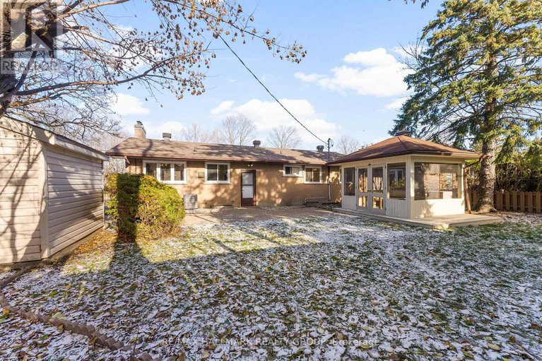 29161672/942-elsett-drive/elmvale-acresurbandale/ottawa/ontario/K1G2S9_46