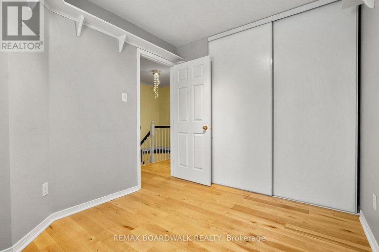 29251894/42-college-circle/castle-heights/ottawa/ontario/K1K4R8_30