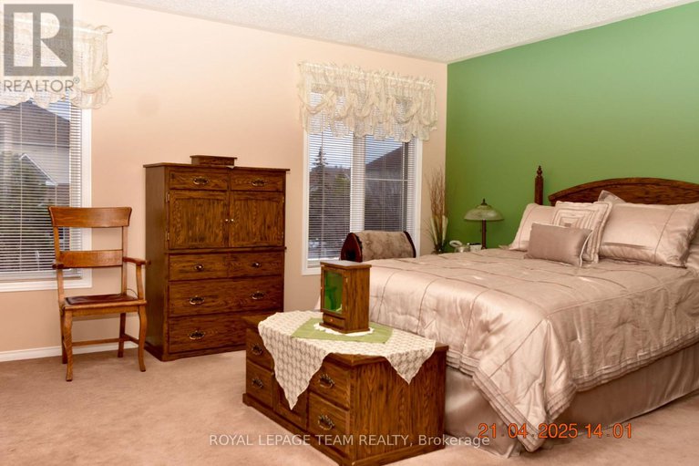 28186551/176-windhurst-drive/barrhaven-east/ottawa/ontario/K2G6J4_11