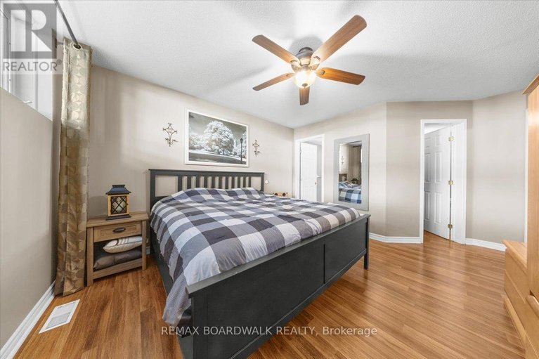 29677906/117-3265-st-joseph-boulevard/bilberry-creekqueenswood-heights/ottawa/ontario/K1E3Y2_21