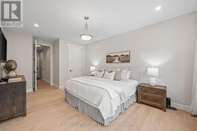 29113056/23-pacing-walk/goulbourn-twp-from-franktown-rdsouth-to-rideau/ottawa/ontario/K0A2Z0_20