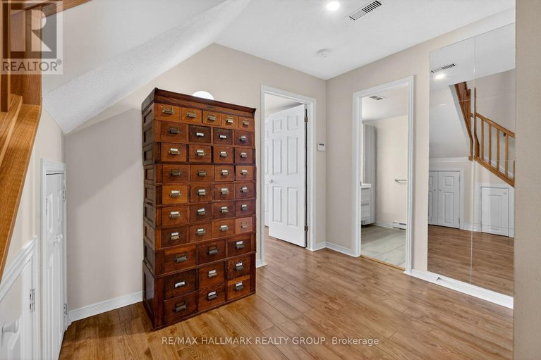 29413276/9-forsyth-lane/crystal-beach/ottawa/ontario/K2H9H1_7