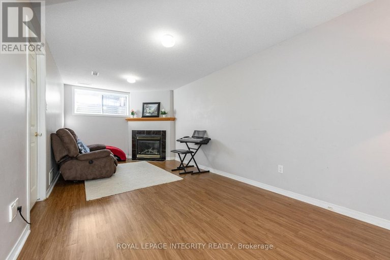 29667353/915-schooner-crescent/riverside-southgloucester-glen/ottawa/ontario/K1V1Y3_39