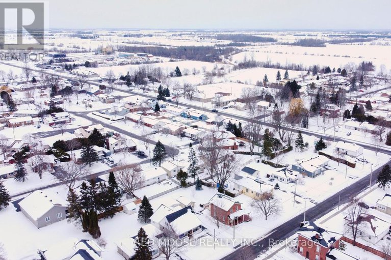 29413617/489-fred-street/winchester/north-dundas/ontario/K0C2K0_43