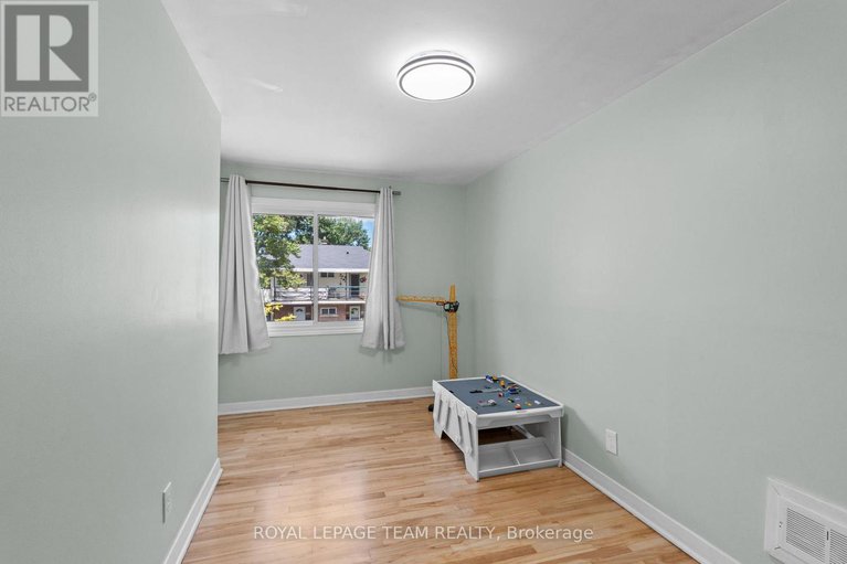 28651441/334-queen-mary-street/overbrookcastle-heights/ottawa/ontario/K1K1W9_24