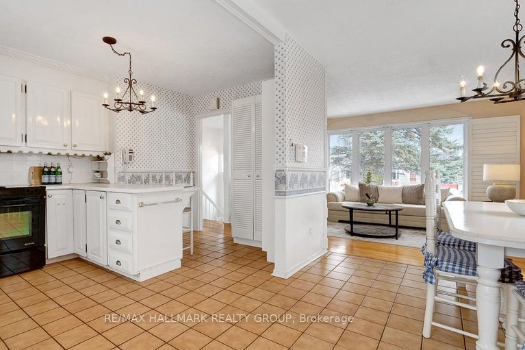 29514982/2185-bickerton-avenue/beacon-hill-north/ottawa/ontario/K1J6Y2_19