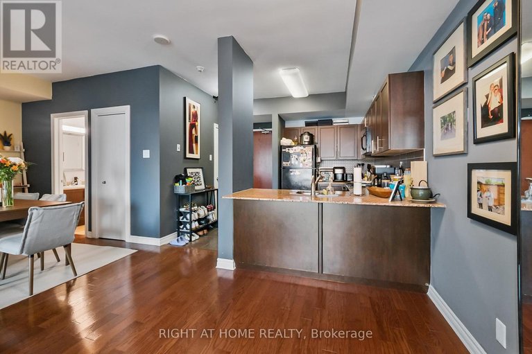 29527059/2302-234-rideau-street/sandy-hill/ottawa/ontario/K1N0A9_14