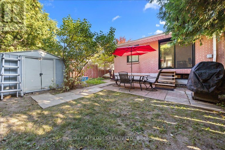 28869216/381-spartan-avenue/vanier/ottawa/ontario/K1K1J6_32