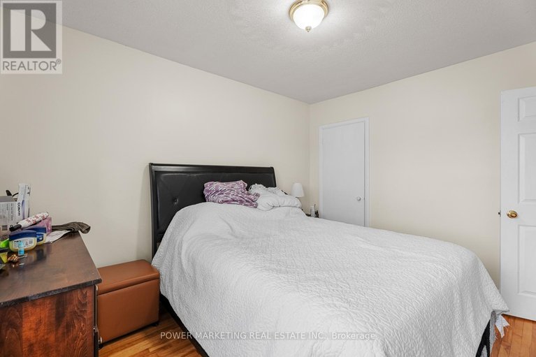 28754670/1047-hollington-street/carlington/ottawa/ontario/K1Z6L2_18