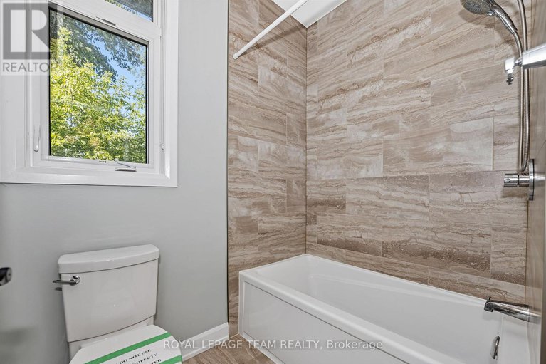 29134371/2500-kearns-way/osgoode-twp-north-of-reg-rd-6/ottawa/ontario/K4P1R9_22