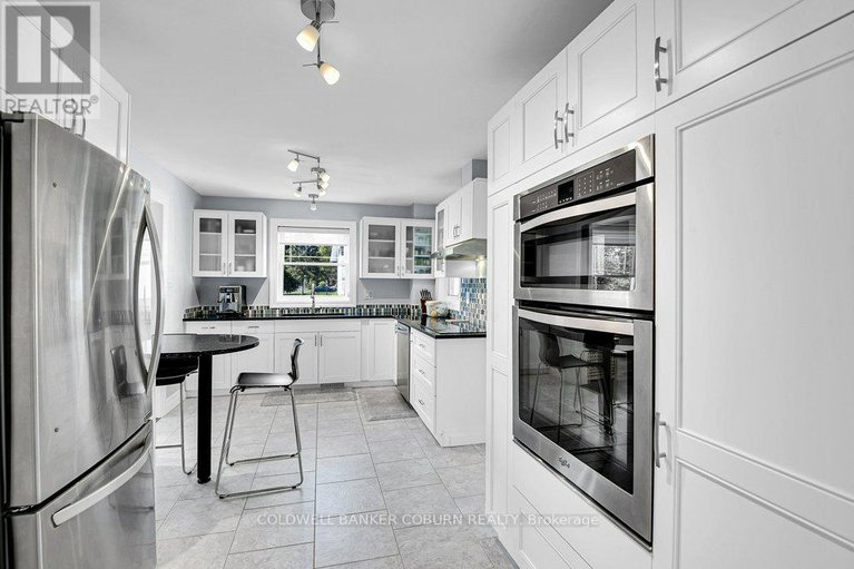 29382329/54-lakeshore-drive/morrisburg/south-dundas/ontario/K0C1X0_12