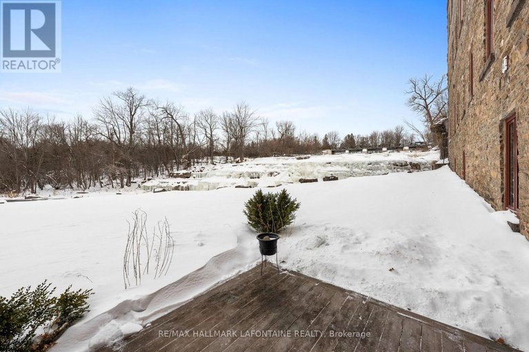 29347323/107-1-rosamond-street-e/almonte/mississippi-mills/ontario/K0A1A0_25