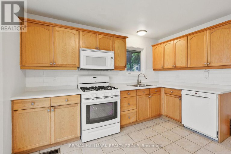 28576602/89-3691-albion-road/sawmill-creektimbermill/ottawa/ontario/K1T1P2_17
