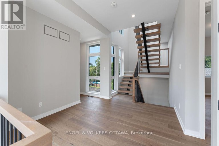 29426173/261-dovercourt-avenue/westborohampton-park/ottawa/ontario/K1Z5P5_29
