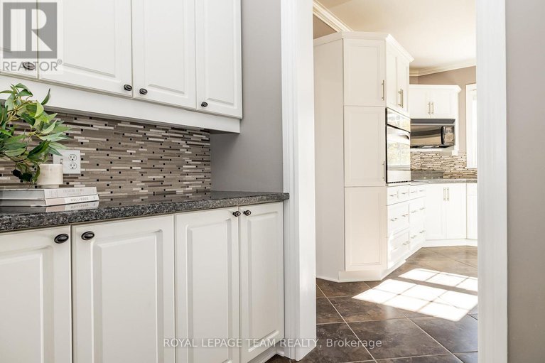28939850/38-marchvale-drive/rural-kanata-central/ottawa/ontario/K2W1C2_17