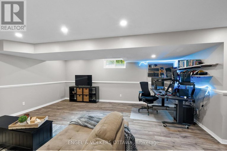 28419048/92-markland-crescent/barrhaven-east/ottawa/ontario/K2G5Z7_35