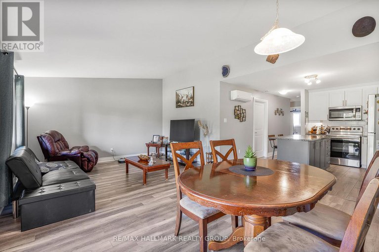 28931407/285-306-masters-lane/town-of-rockland/clarence-rockland/ontario/K4K0L3_11