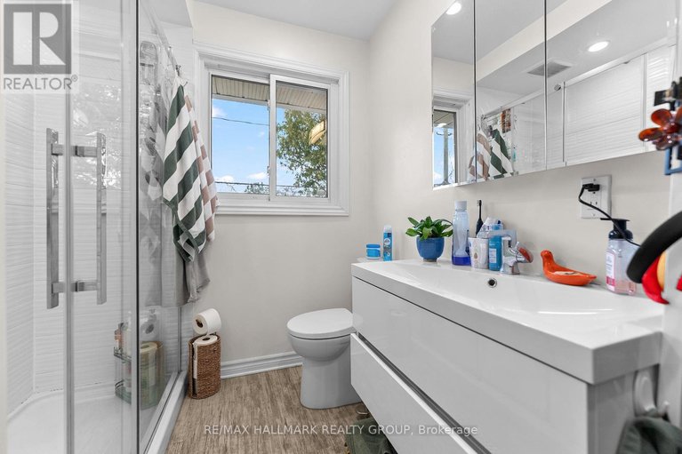 29679355/1318-avenue-q/eastway-gardensindustrial-park/ottawa/ontario/K1G0B6_13