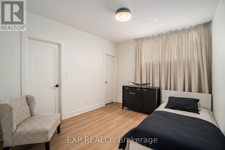 29023593/62-st-claire-avenue/meadowlandsst-claire-gardens/ottawa/ontario/K2G2A4_32