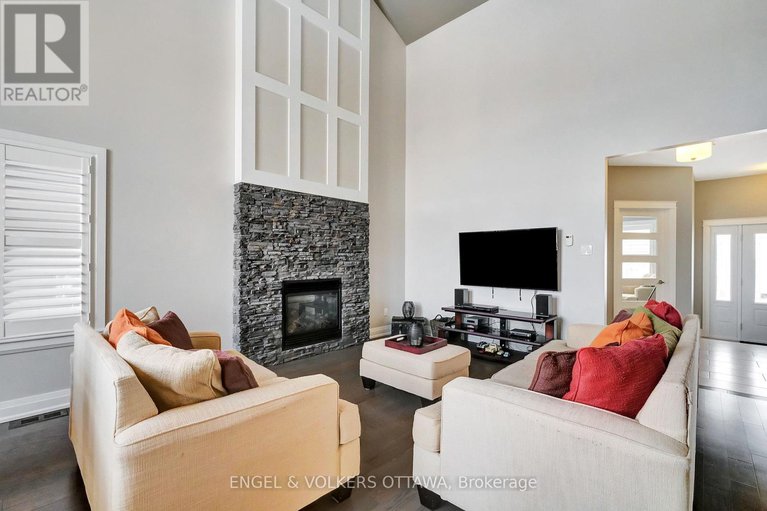 28893468/304-colmar-street/embrun/russell/ontario/K0A1W0_7