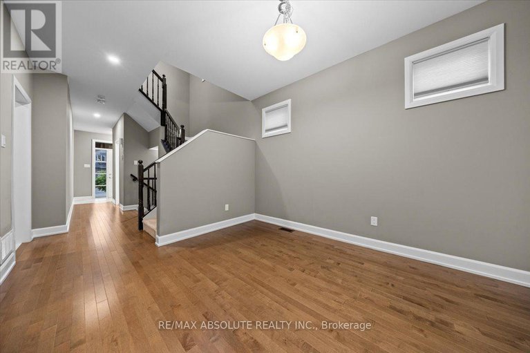 28578838/169-bandelier-way/stittsville-north/ottawa/ontario/K2S2J5_16