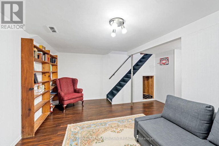 29389069/2275-orient-park-drive/blackburn-hamlet-south/ottawa/ontario/K1B4Y2_26