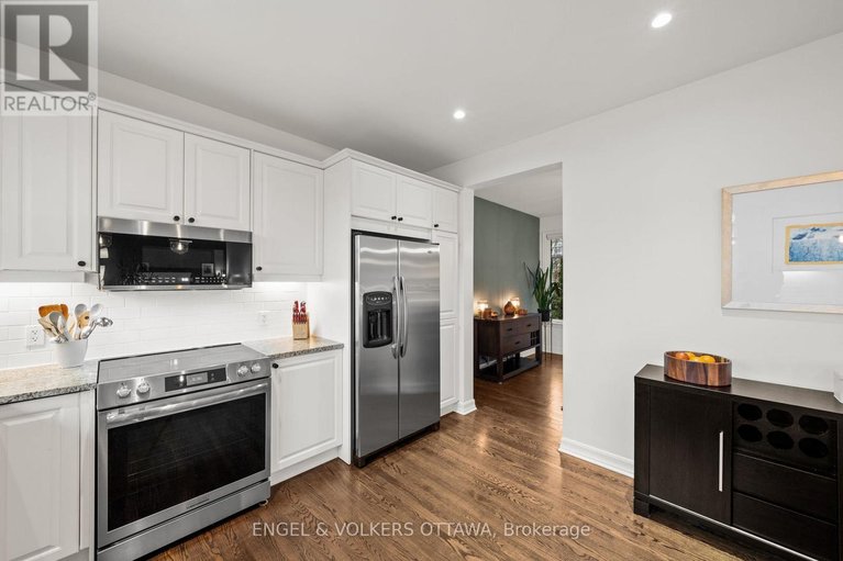 29623867/566-erinwoods-circle/stonebridge/ottawa/ontario/K2J5M8_14