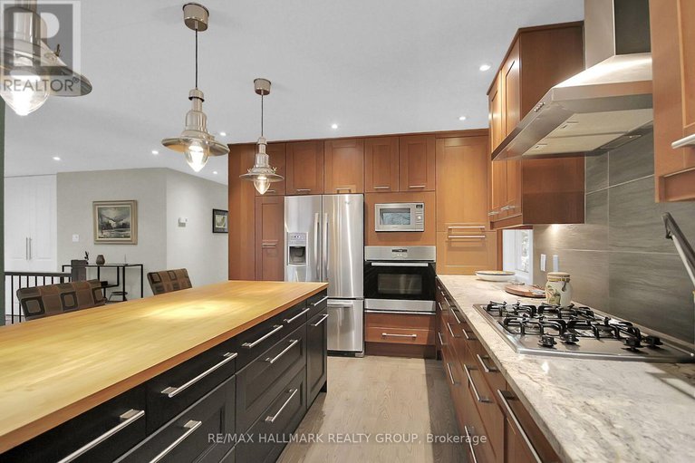 28785291/40-foothills-drive/lynwood-village/ottawa/ontario/K2H6K3_9