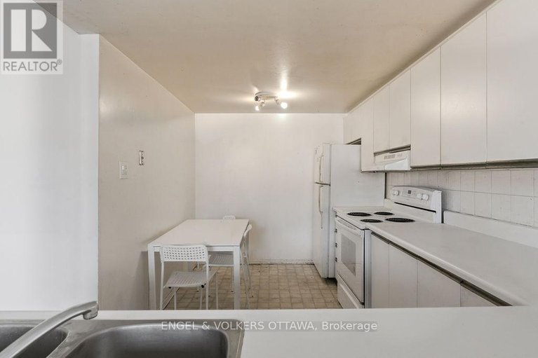 29657683/508-1589-st-bernard-street/sawmill-creektimbermill/ottawa/ontario/K1T3H7_8