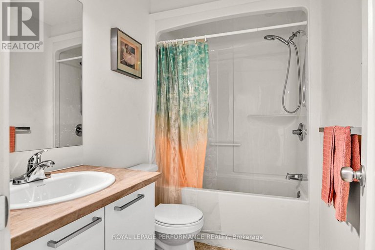 29131764/609-robert-street/town-of-rockland/clarence-rockland/ontario/K4K1E8_20