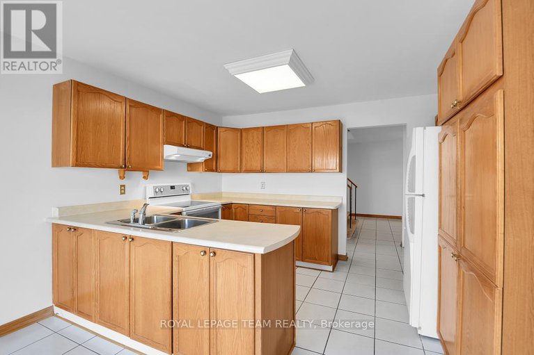 28798160/16-chickasaw-crescent/bridlewood/ottawa/ontario/K2M1M4_10