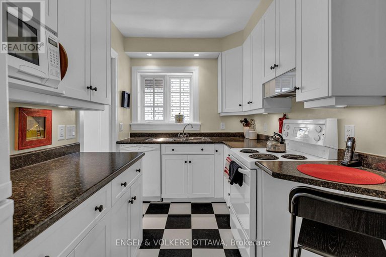 28296351/2-433-besserer-street/sandy-hill/ottawa/ontario/K1N6B9_11