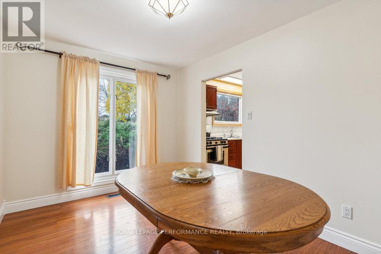 27687403/1932-marquis-avenue/ottawa/ontario/K1J8J2_9