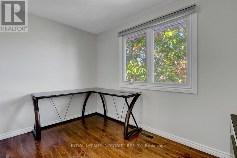 29057303/1142-elmlea-drive/beacon-hill-south/ottawa/ontario/K1J6V9_17