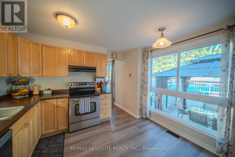 28869002/198-hoylake-crescent/bilberry-creekqueenswood-heights/ottawa/ontario/K1E2M8_16