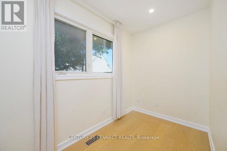 28656058/1666-fisher-avenue/borden-farmstewart-farmcarleton-heightsparkwood-hills/ottawa/ontario/K2C1X7_21