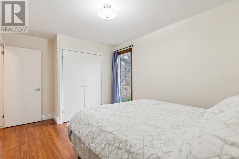 27687403/1932-marquis-avenue/ottawa/ontario/K1J8J2_20