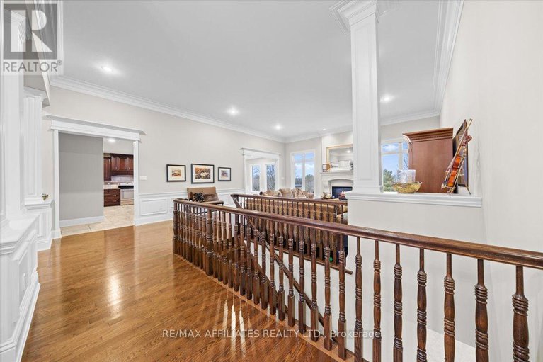 28568193/1530-creagan-court/cumberland-estates/ottawa/ontario/K4C0A5_6