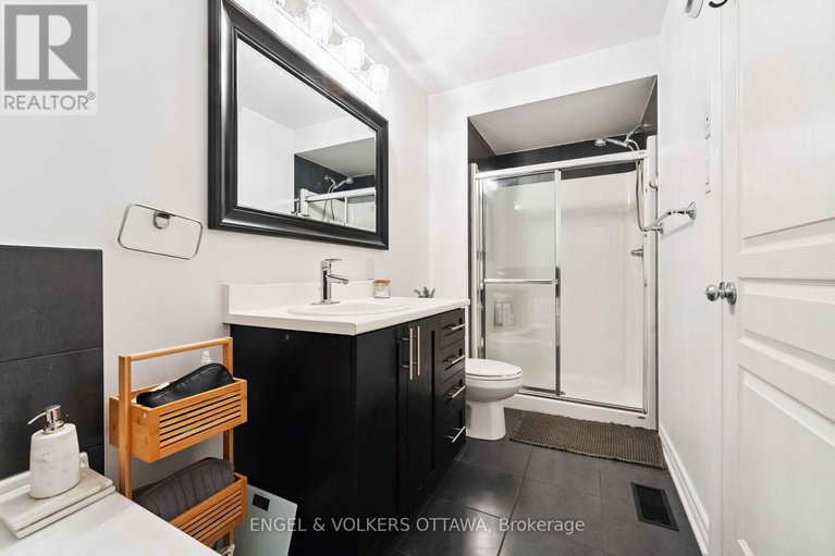 28594229/741-morningstar-way/mer-bleuebradley-estatesanderson-park/ottawa/ontario/K1W0G6_25
